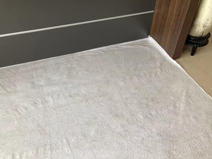 羊毛PE膜涂层自粘保护毡垫